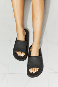 Black / 6 Arms Around Me Open Toe Slide in Black