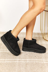 Black / 6 Legend Women's Fleece Lined Chunky Platform Mini Boots