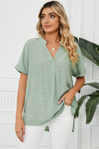 Gum Leaf / S Ruched Notched Short Sleeve Blouse