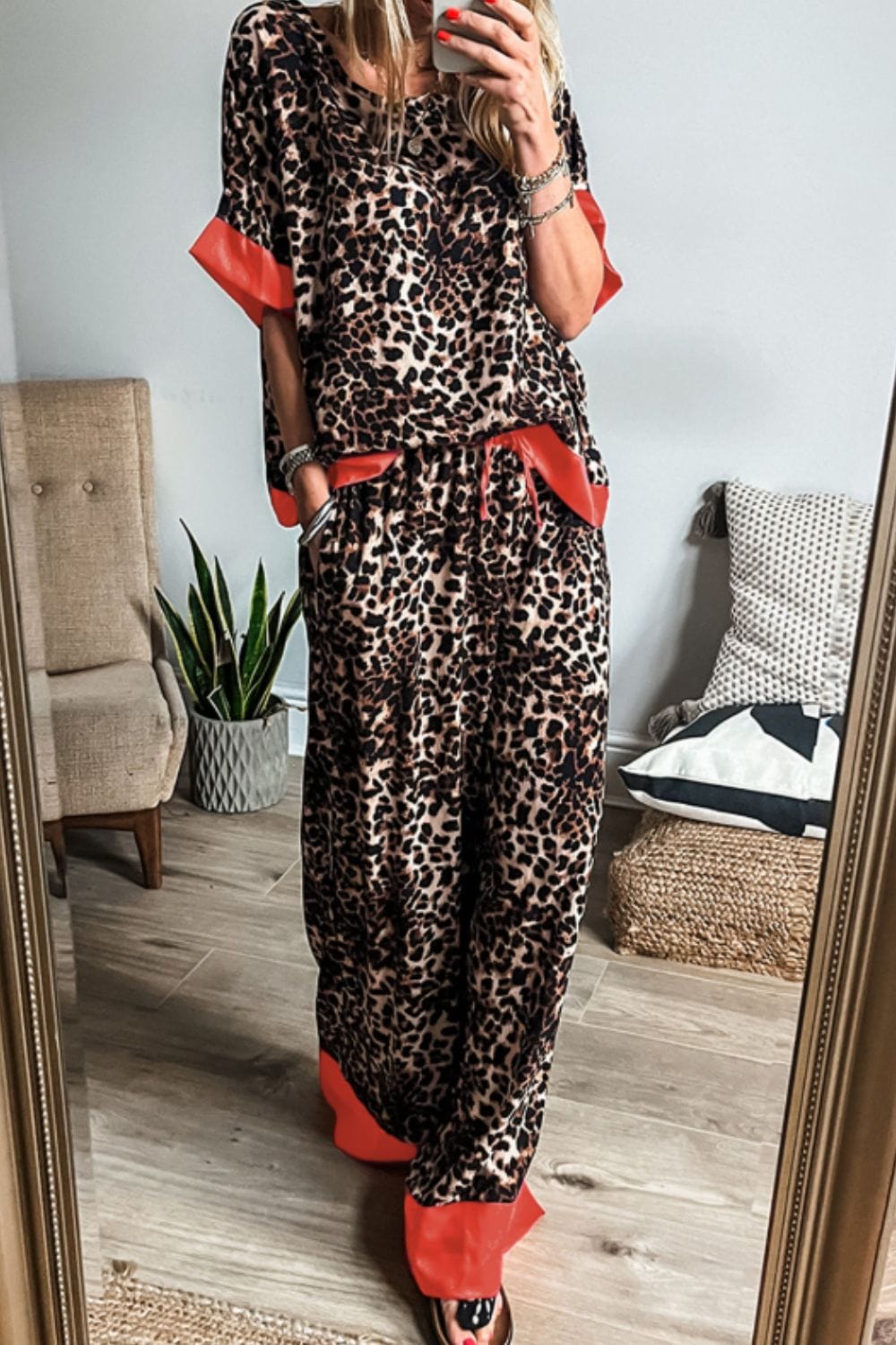 Leopard / S Contrast Trim Leopard Round Neck Top and Pants Lounge Set