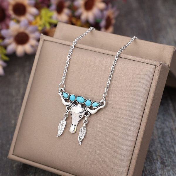 Silver / One Size Artificial Turquoise Cow Shape Necklace