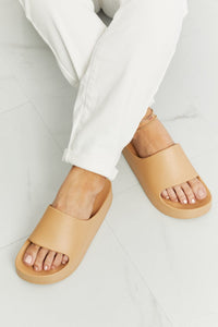 Tan / 6 Summer Feels Platform Slide