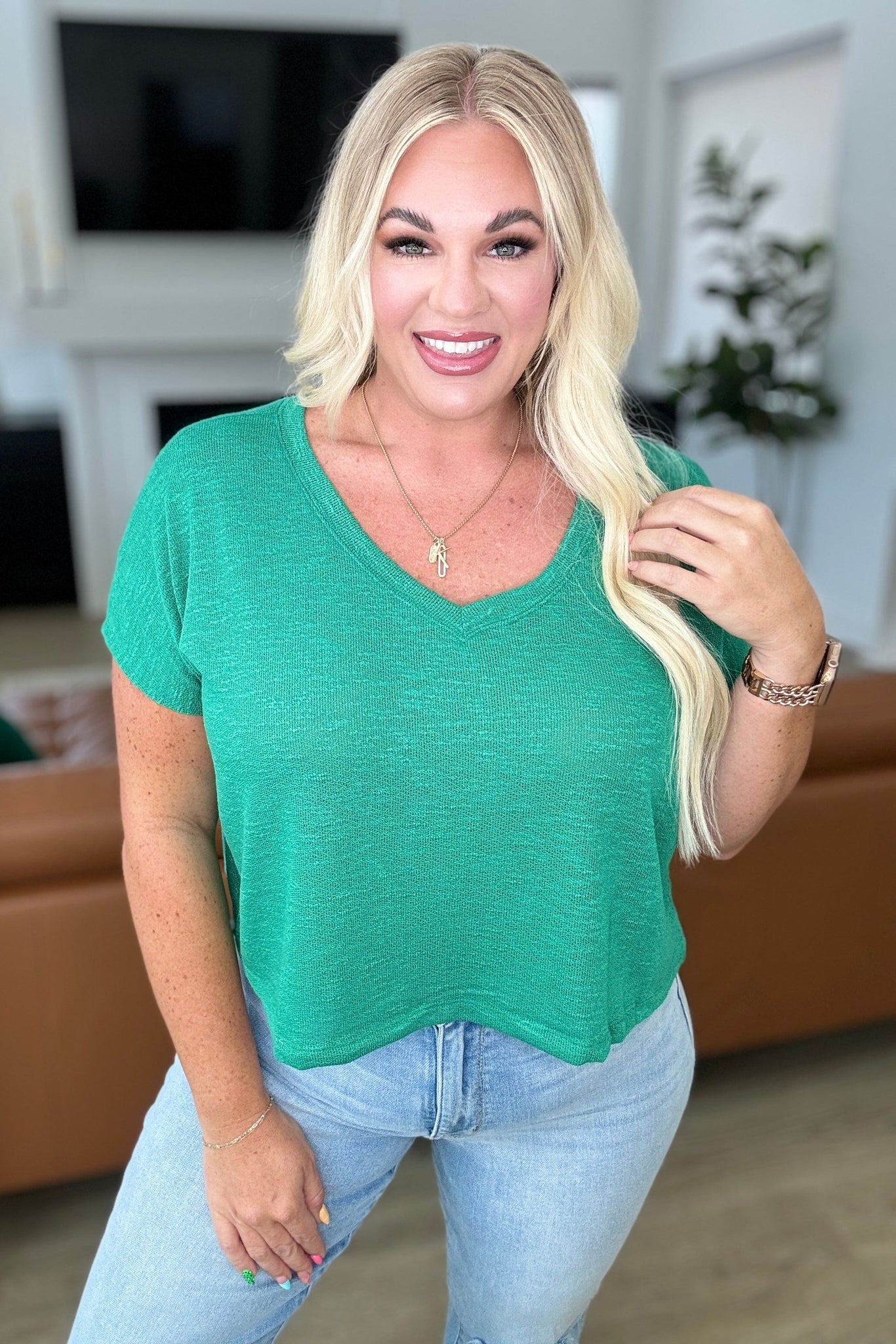 Tops Classic Comfort V-Neck Top in Kelly Green