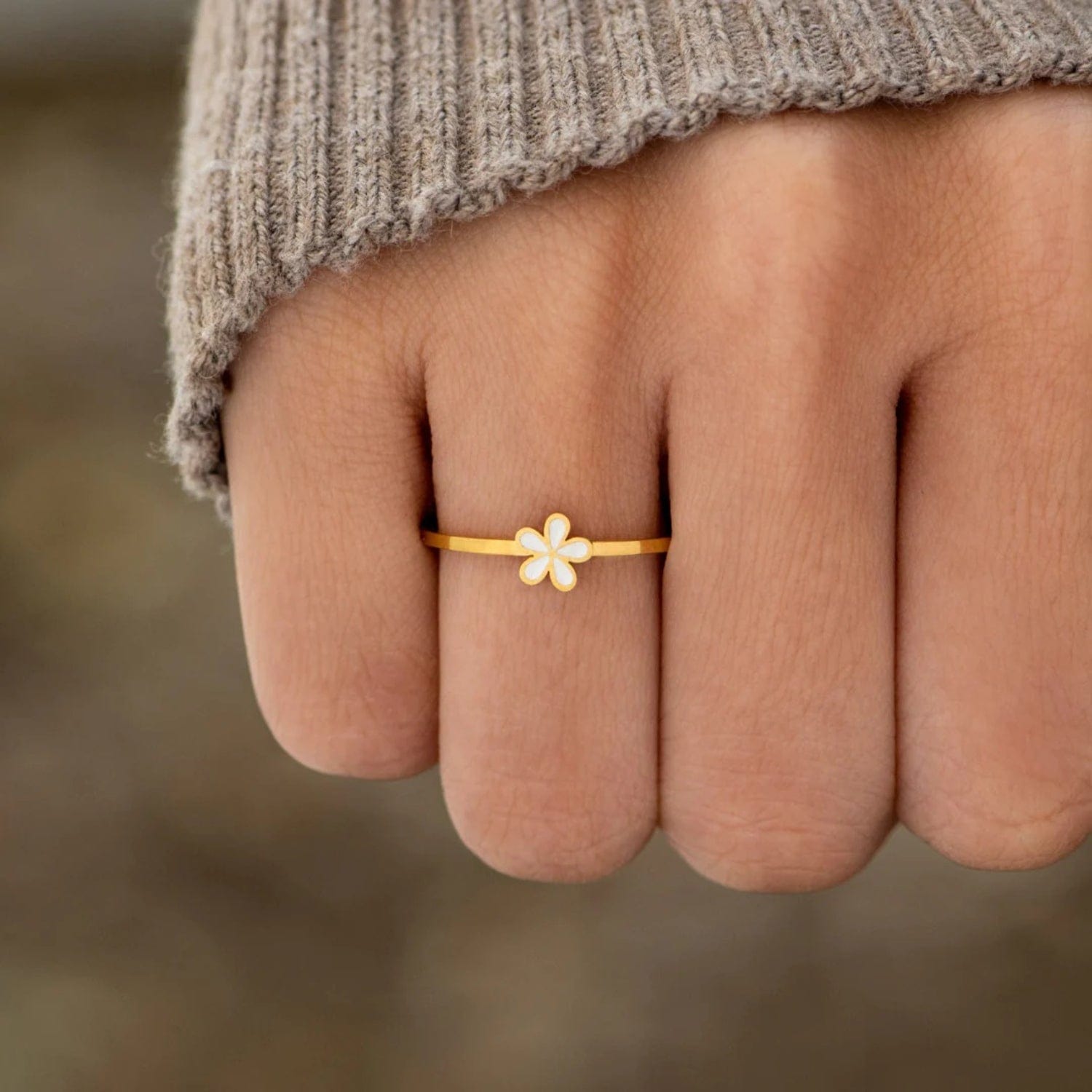 White / 6 925 Sterling Silver Enamel Flower Ring