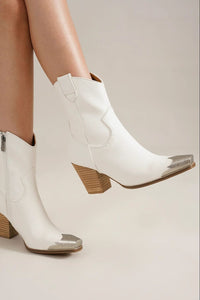 White / 6 Beast Fashion Faux Leather Block Heel Boots with Side Zippers